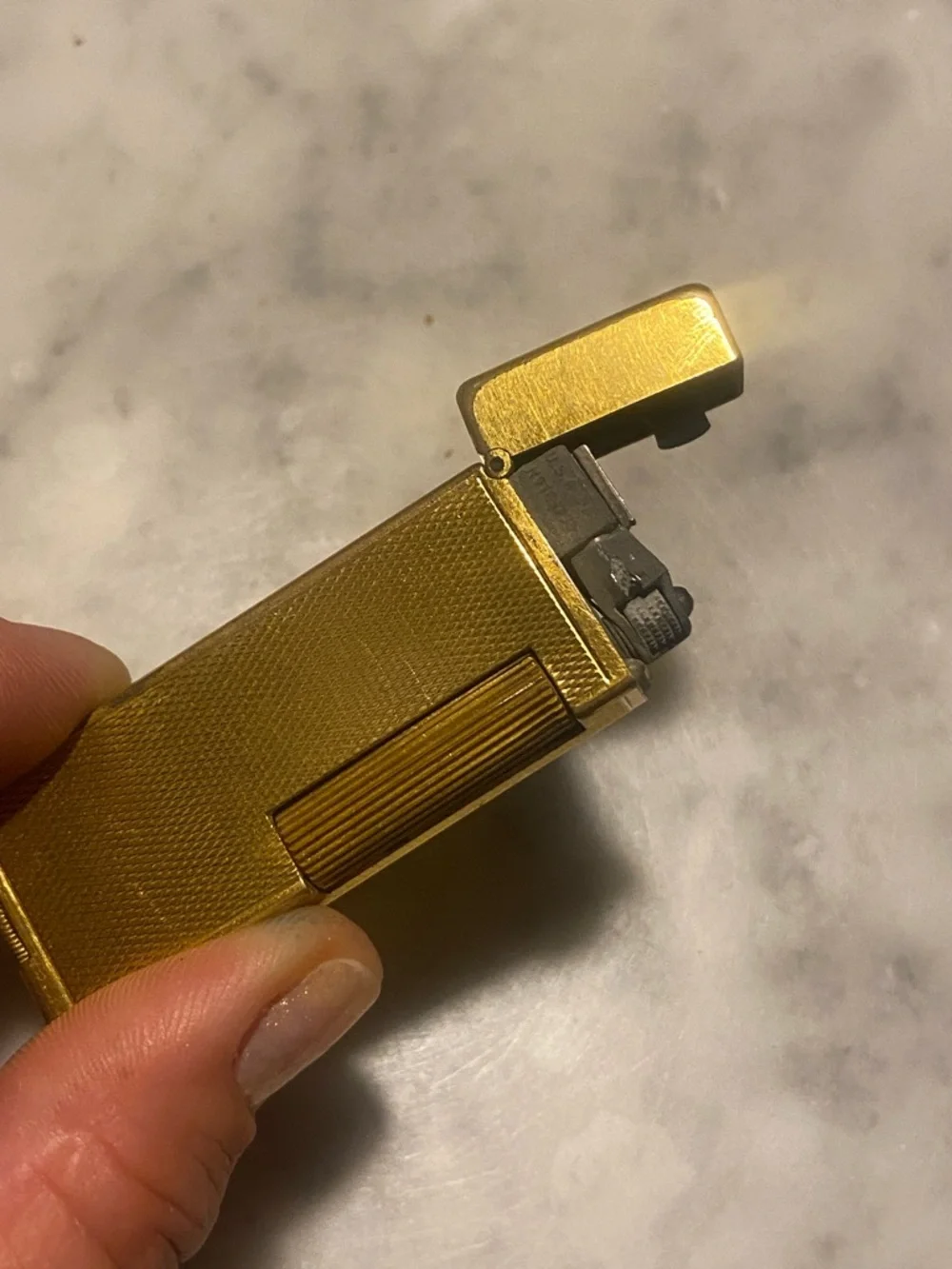 Dunhill Gold Textured lighter